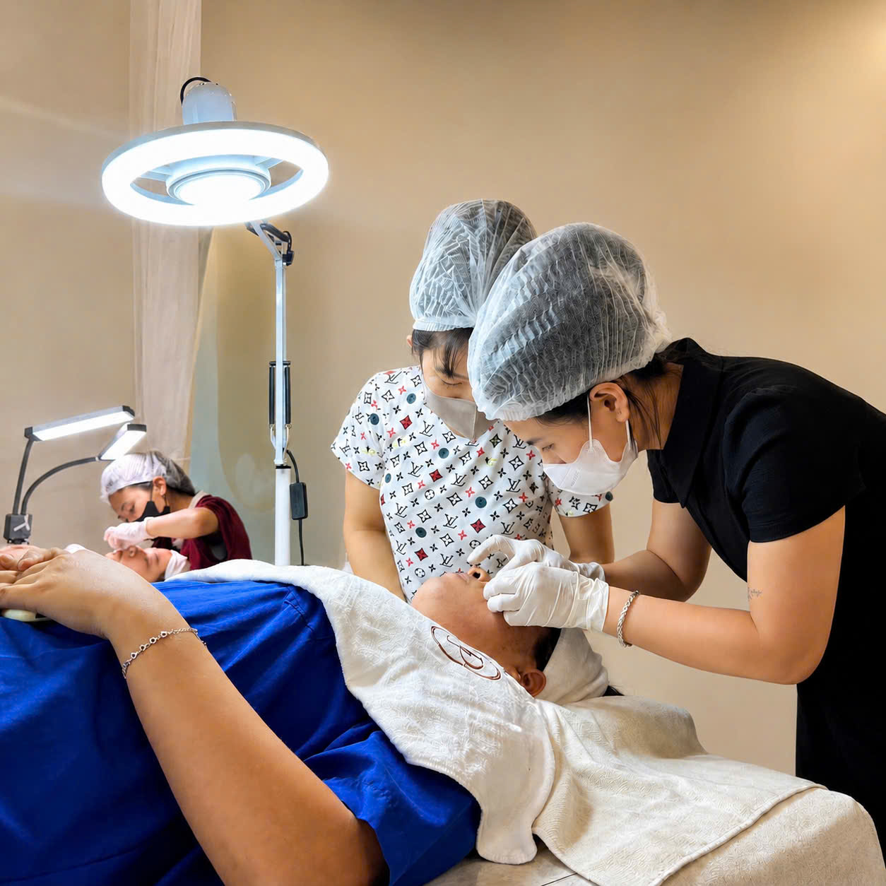 Khoá học chuyên môn spa